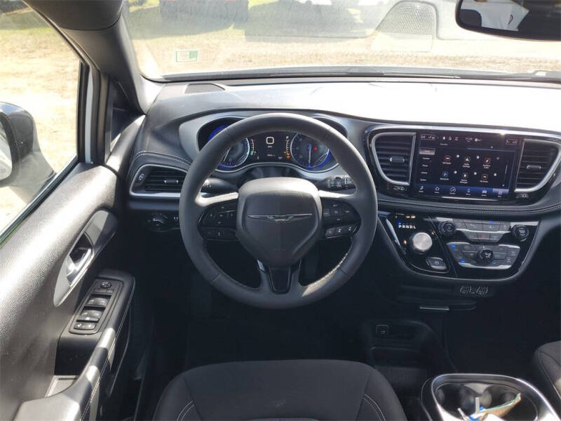 2024 Chrysler Pacifica Touring