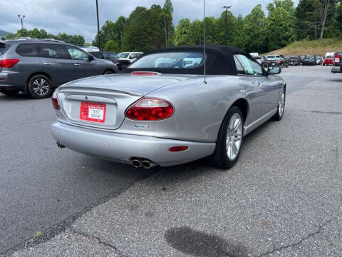 2005 Jaguar XKR