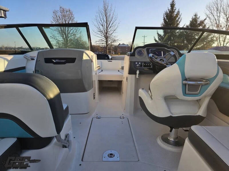 2016 Chaparral 243