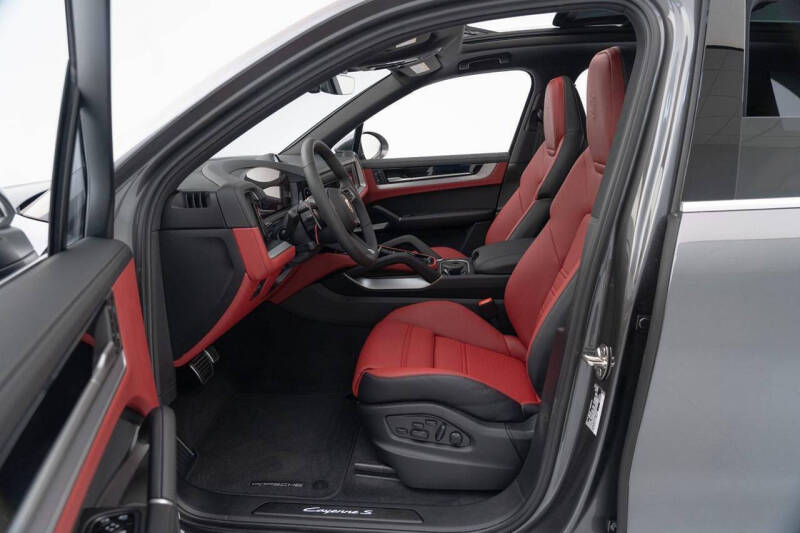 2025 Porsche Cayenne S