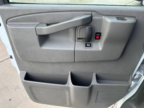 2017 Chevrolet Express LS 2500