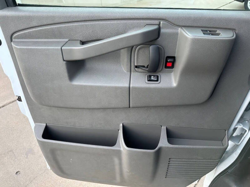 2017 Chevrolet Express LS 2500