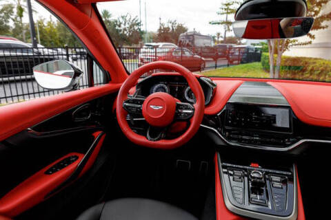 2025 Aston Martin DBX 707