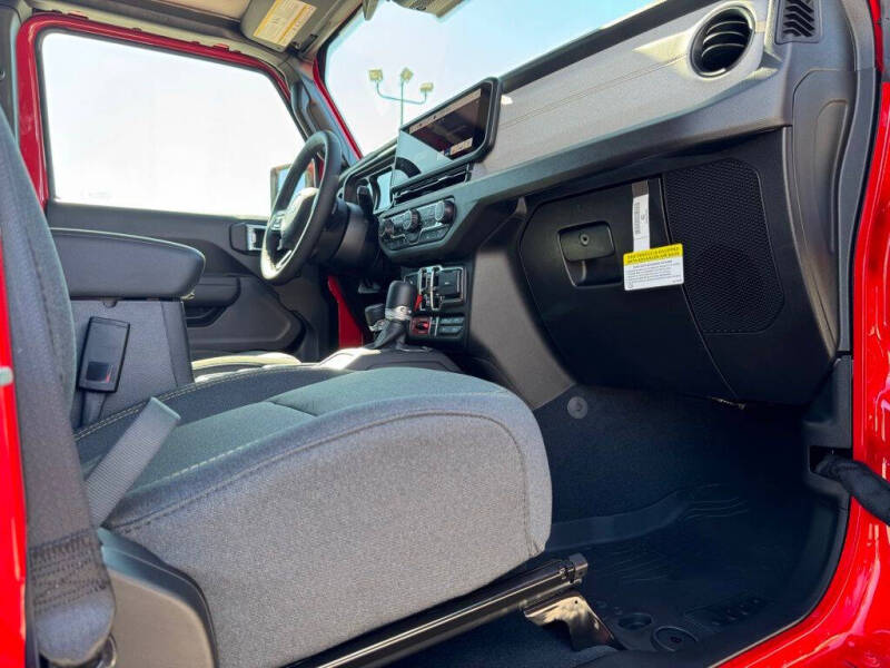 2025 Jeep Gladiator Willys