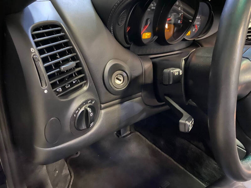 2004 Porsche 911 Carrera 4S