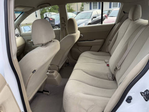 2011 Nissan Versa 1.8 SL