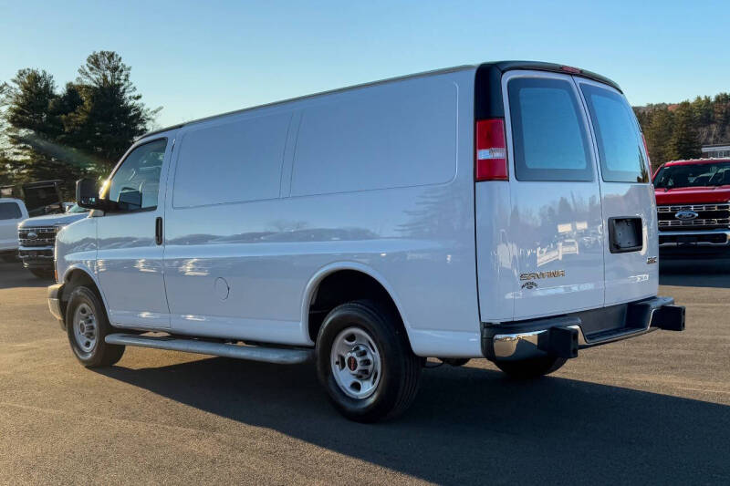 2024 GMC Savana 2500