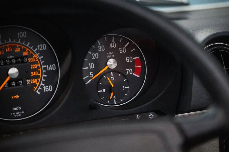 1986 Mercedes-Benz 560-Class 560 SL