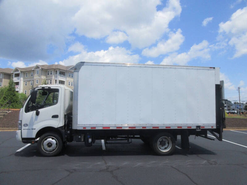 2016 Hino 195