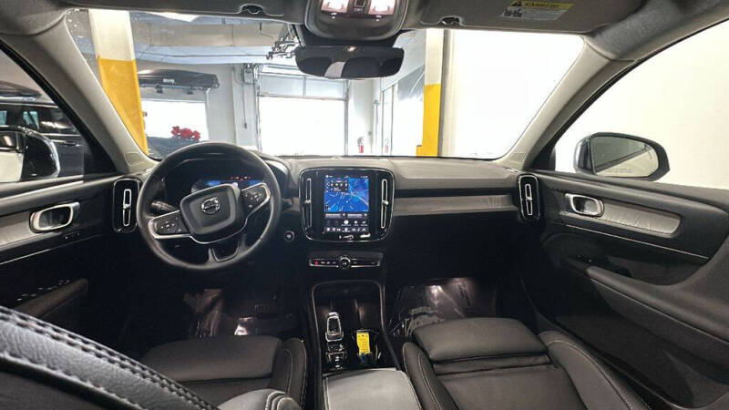 2026 Volvo XC40 B5 Plus