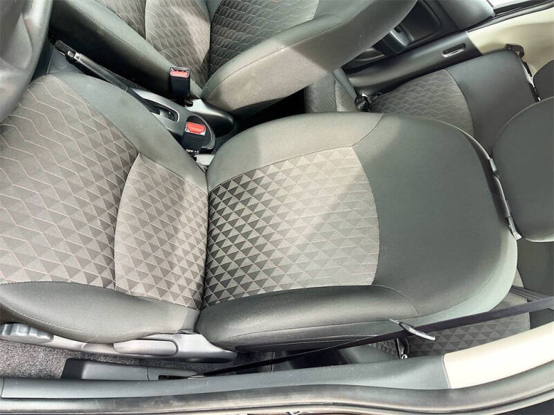 2024 Mitsubishi Mirage LE