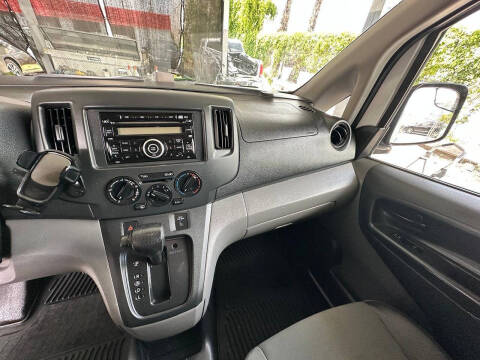 2017 Nissan NV200