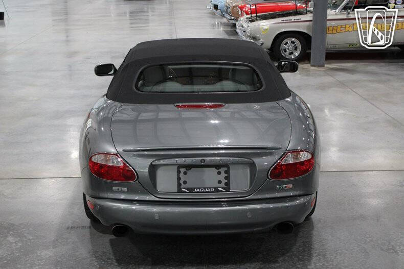 2004 Jaguar XKR