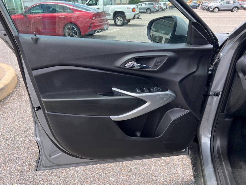 2025 Chevrolet Trax LS