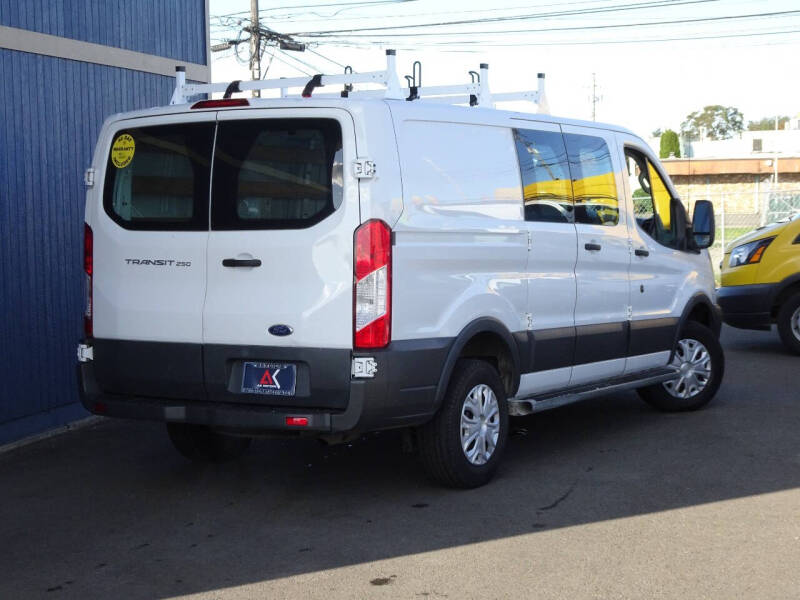 2015 Ford Transit Base photo 12