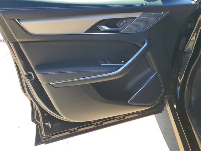 2024 Jaguar F-PACE P250 R-Dynamic S