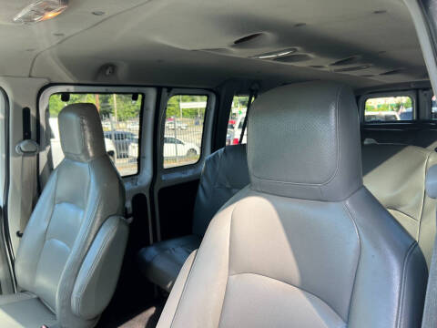 2009 Ford E-Series E-350 SD XLT