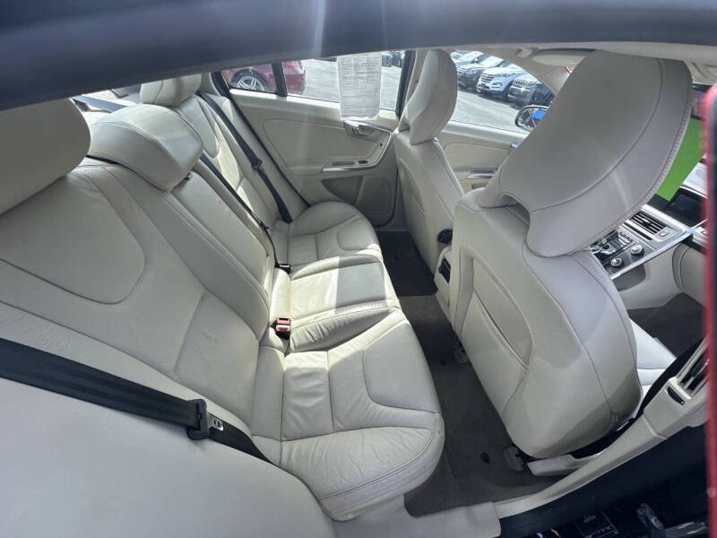 2014 Volvo S60 T5 Platinum