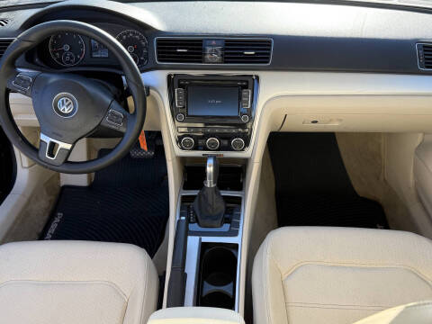 2012 Volkswagen Passat SE