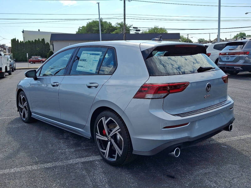 2025 Volkswagen Golf GTI SE