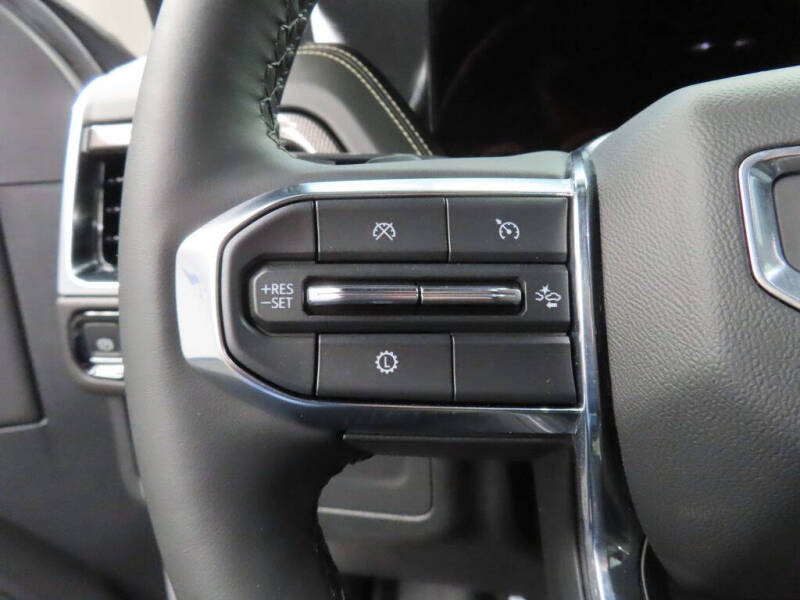 2025 GMC Yukon Elevation