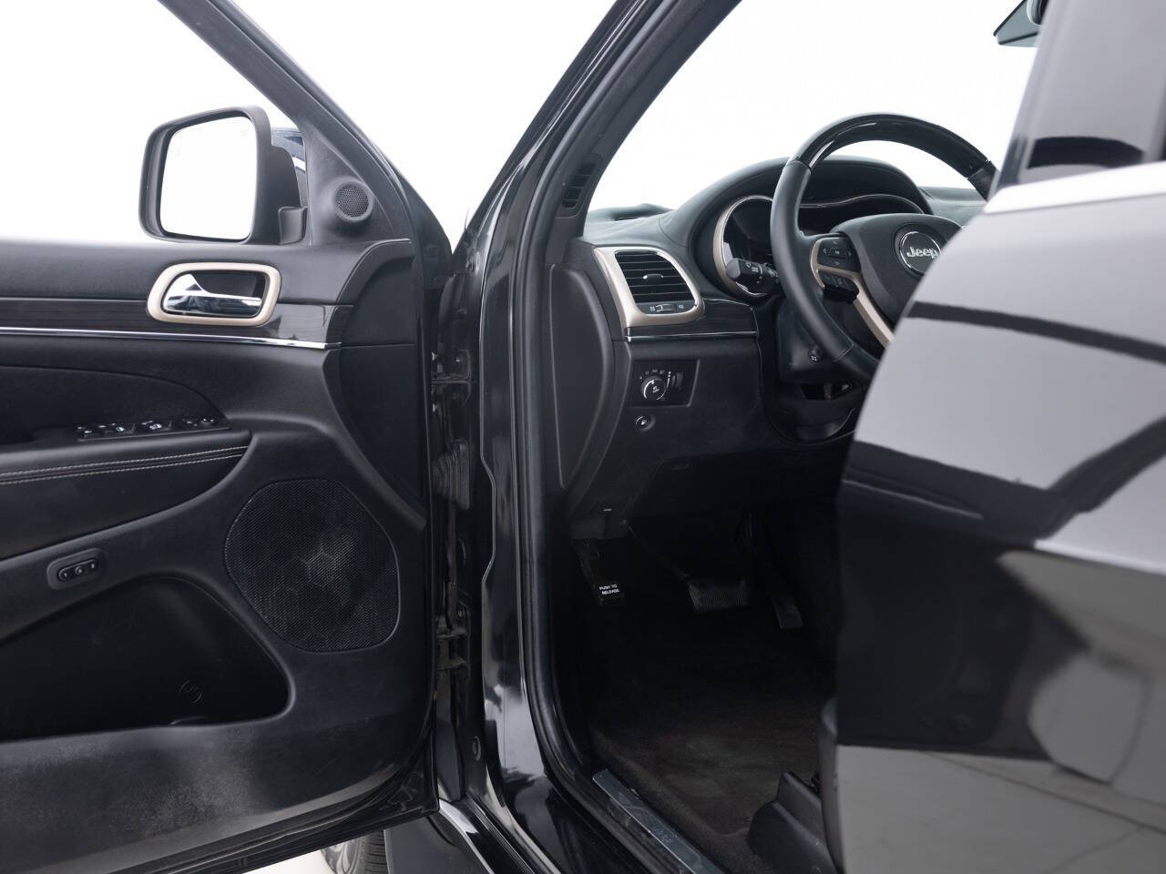 Used Car 2014 Jeep Grand Cherokee  Overland 4x4 4dr Suv For Sale Under $15,000 In Coal City, Illinois