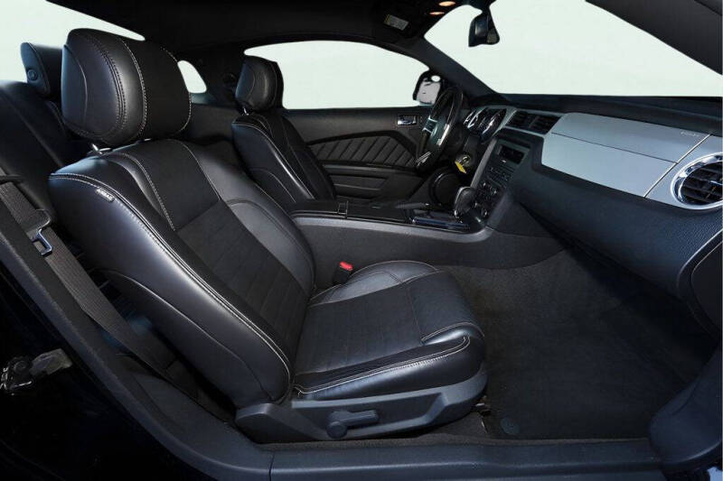 2014 Ford Mustang V6