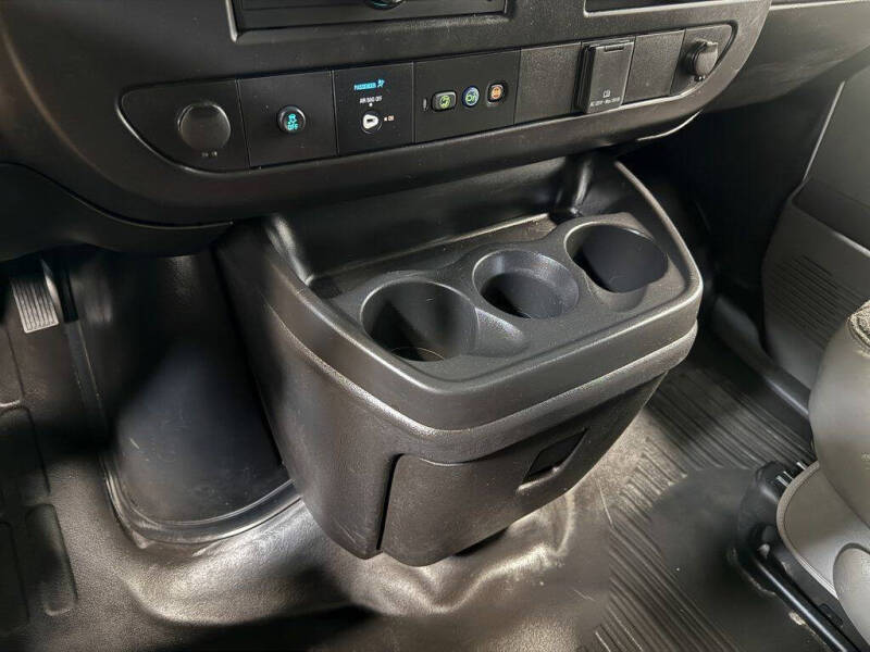 2024 GMC Savana 2500