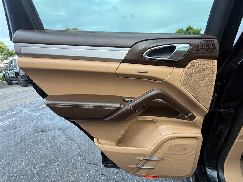 2016 Porsche Cayenne GTS