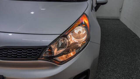 2016 Kia Rio 5-Door LX