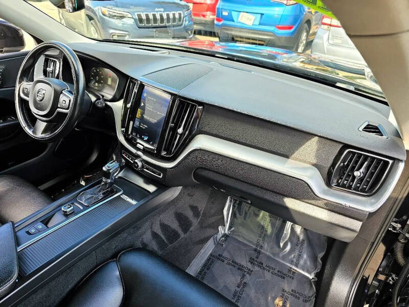 2018 Volvo XC60 T6 Momentum