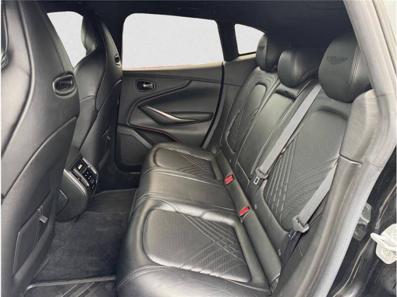 2021 Aston Martin DBX