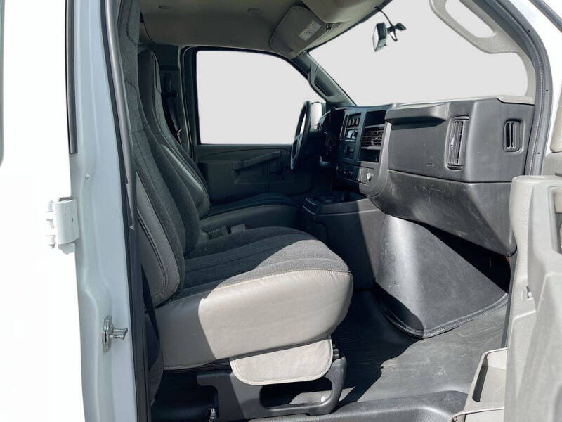 2024 GMC Savana 2500