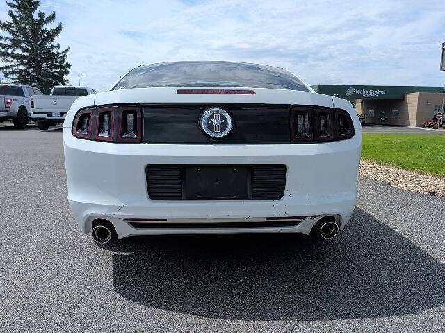 2014 Ford Mustang V6