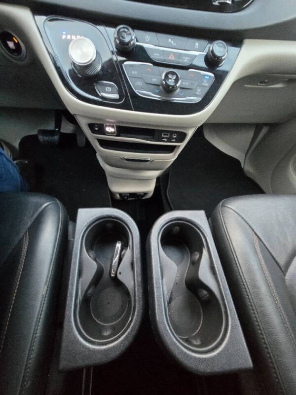 2020 Chrysler Pacifica Touring L