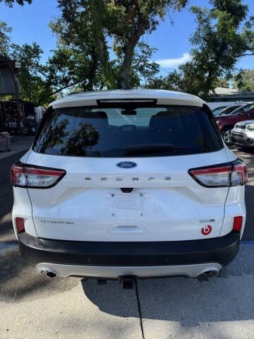 2020 Ford Escape Titanium