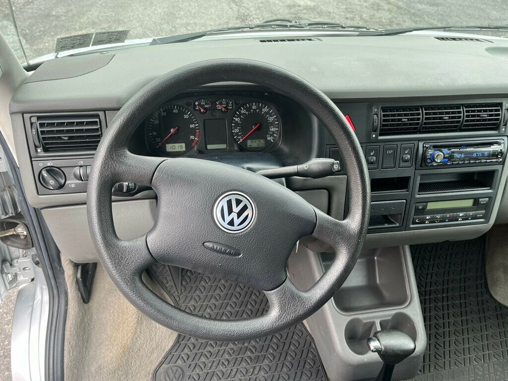 2002 Volkswagen EuroVan 22