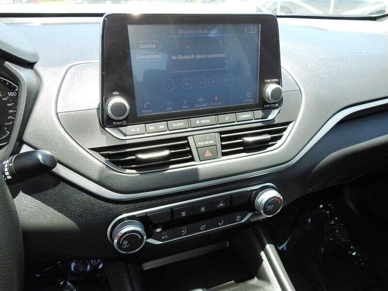 2022 Nissan Altima Sedan - $21,900