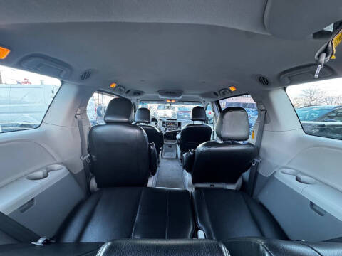 2014 Toyota Sienna L 7-Passenger
