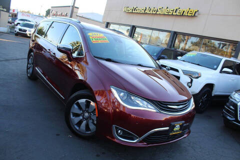 2017 Chrysler Pacifica Hybrid Platinum