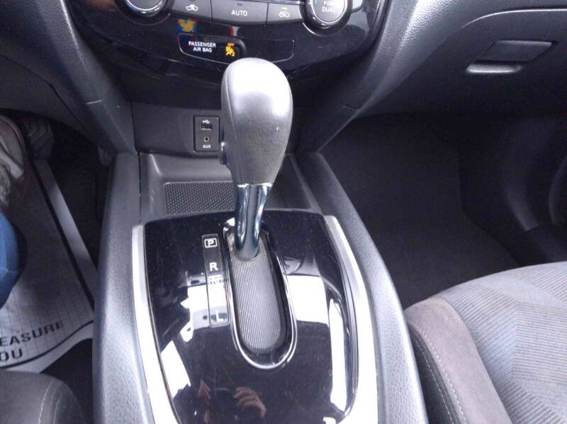 2015 Nissan Rogue SV