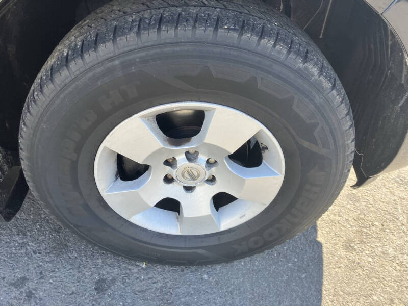 2006 Nissan Pathfinder LE