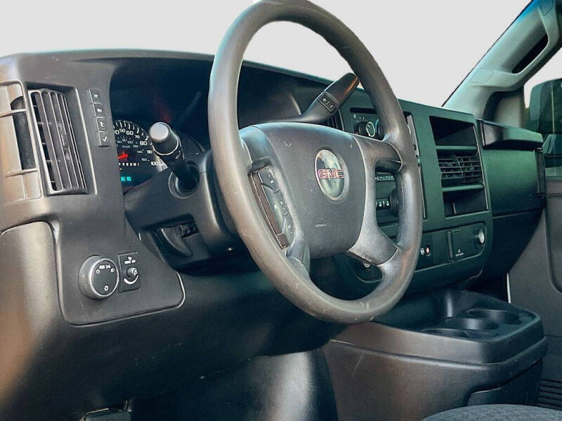 2022 GMC Savana 2500