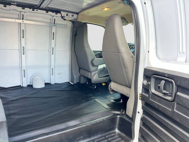2025 Chevrolet Express 2500