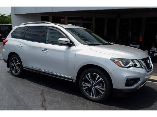 2020 Nissan Pathfinder for sale at EARL DUFF PRE-OWNED CENTER in Harriman, TN