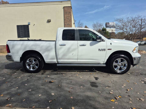 2017 RAM 1500 SLT