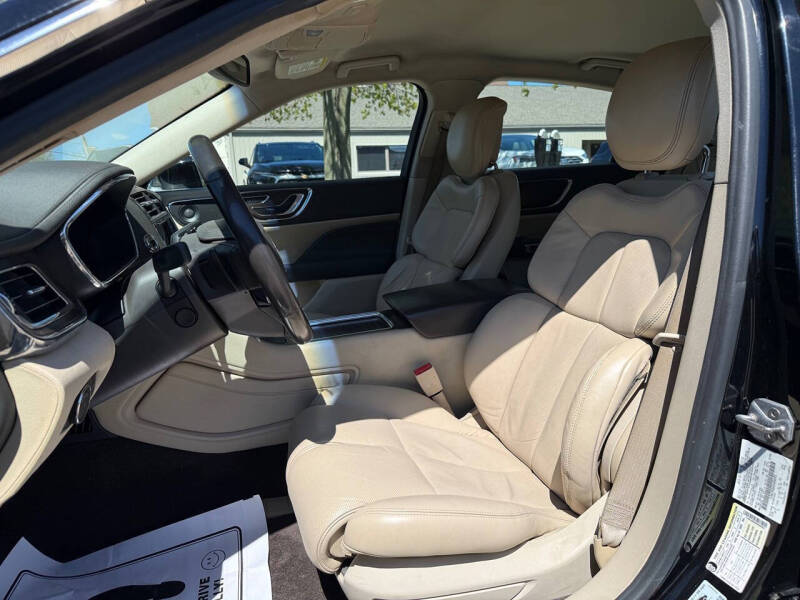 2017 Lincoln Continental Select