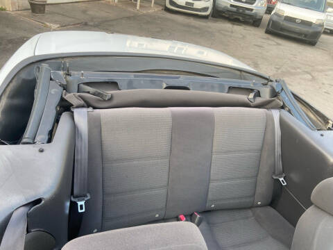 2004 Ford Mustang Deluxe