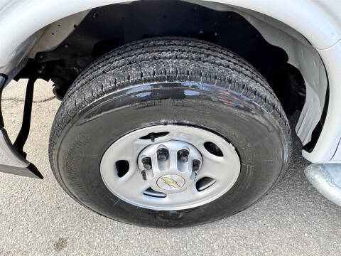 2023 Chevrolet Express 2500