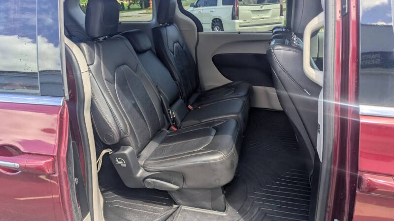 2017 Chrysler Pacifica Touring-L Plus